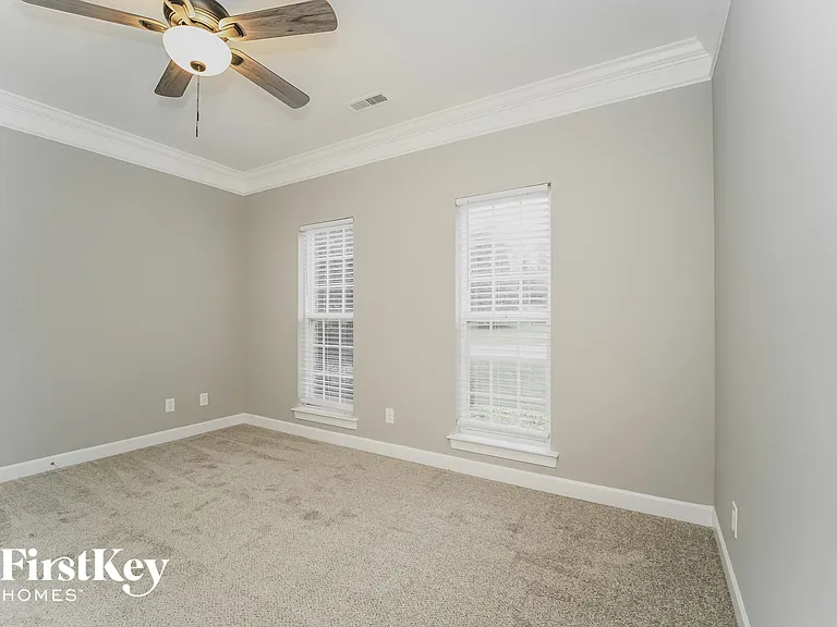 1240 Blackstone Ct NW — Photo 7