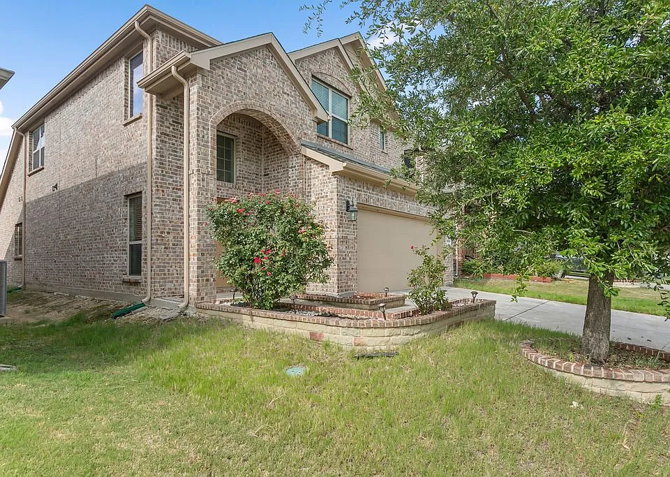 9813 Moccasin Creek Ln
