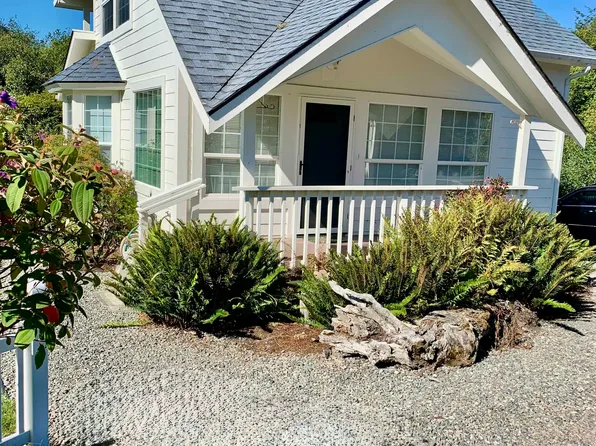 14928 Oceanview Dr, Brookings, OR 97415