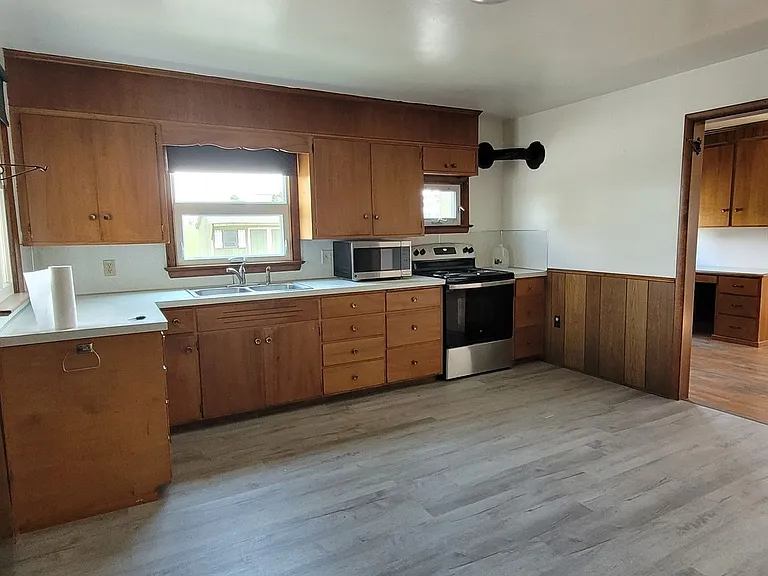 331 Newport Rd — Photo 6