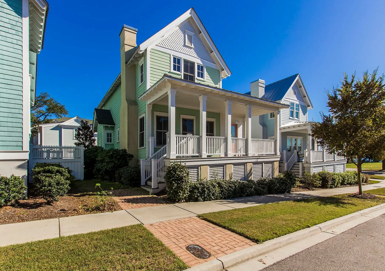 Introducing Your Dream Home in Norfolk: Elegant 3-Bedroom, 2.5-Bath Haven on 2 Floors — Photo 1