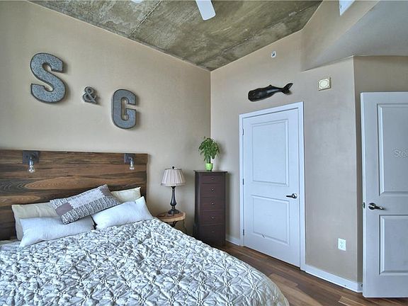 3rd image of 155 Court Ave #2316