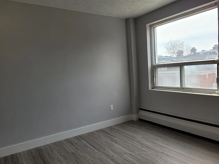 67 Cartier St — Photo 37