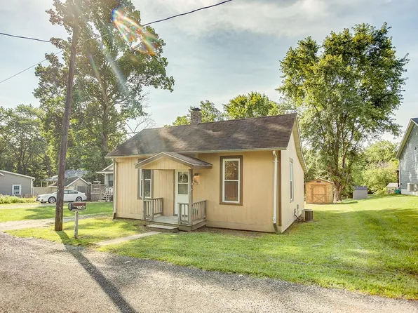 146 Edwards St, Glen Carbon, IL 62034