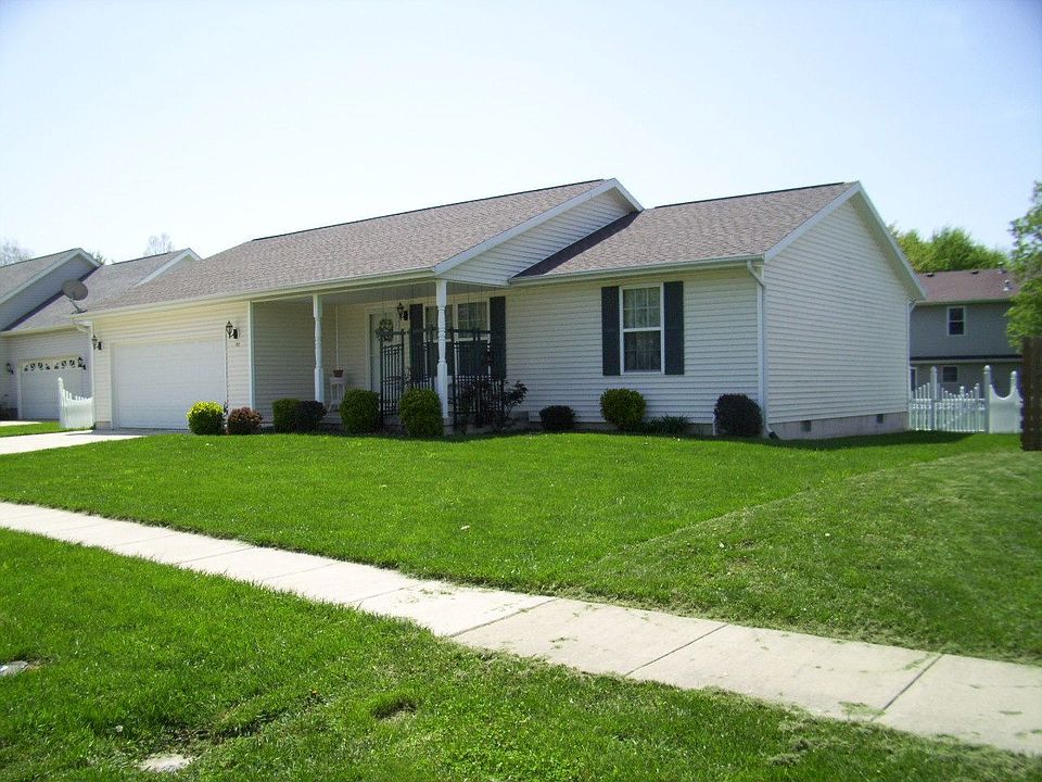1st image of 703 Poplar St