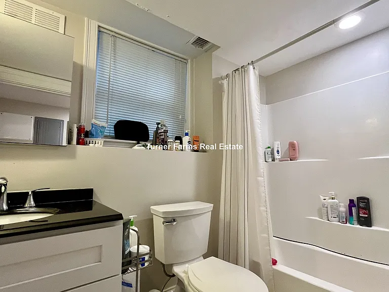 6 Fern St #R — Photo 20