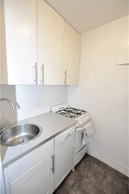 Rented by Buchbinder & Warren | media 9