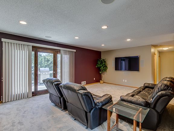 5th image of 2414 Friendship Ln