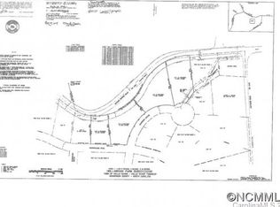 6R Hollabrook Pkwy, Mills River, NC 28759
