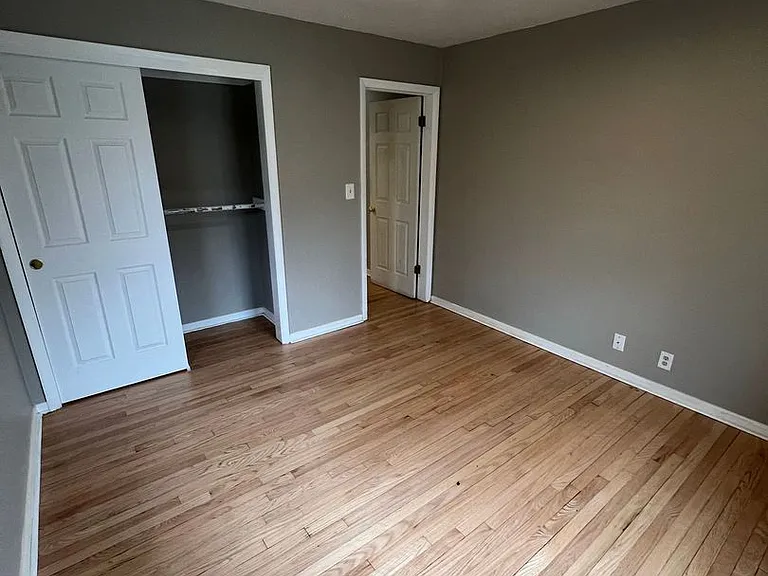 1122 E Singer Cir. (4 Unit) — Photo 5