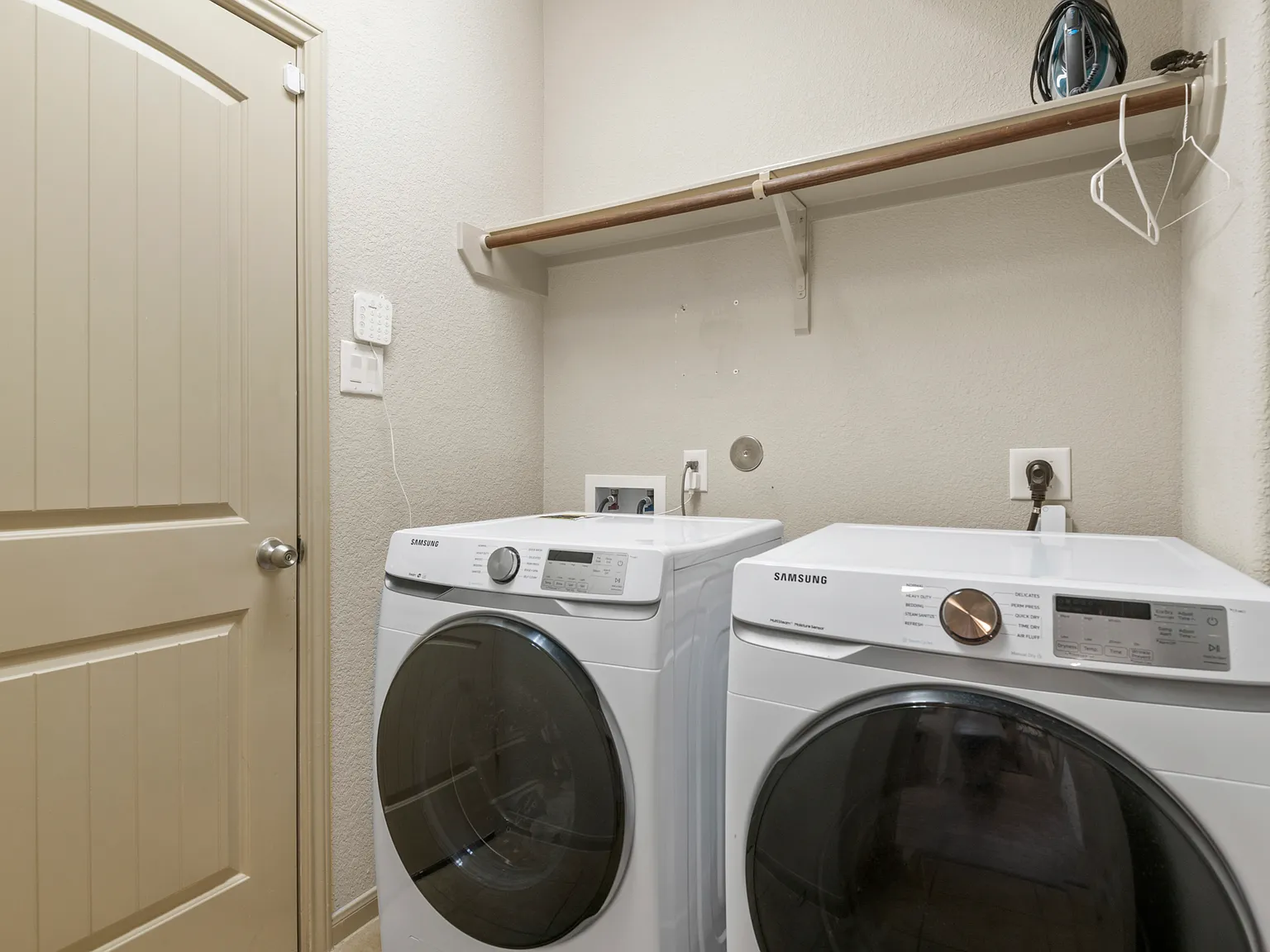 7015 Windy Run Ct — Photo 4