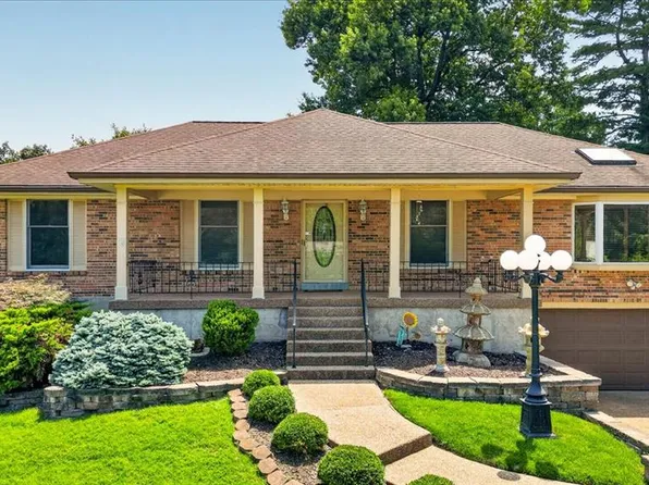 468 Falaise Dr, Saint Louis, MO 63141