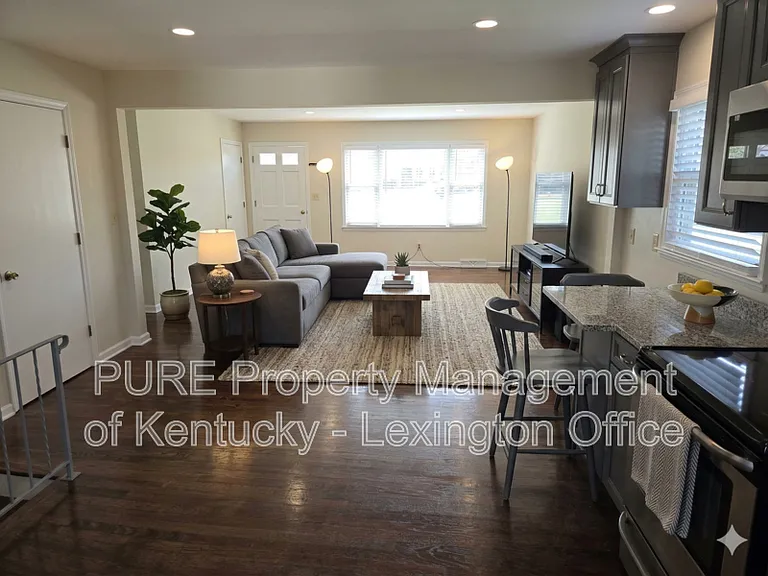 2225 Sandra Ct — Photo 3