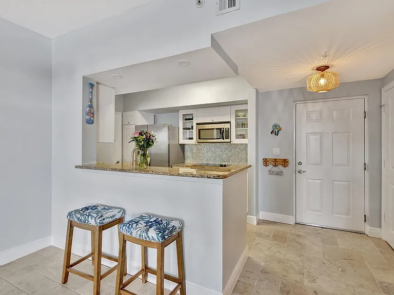 975 NW Flagler Ave #407 — Photo 7