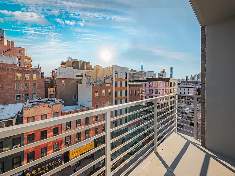328 Grand St #2A — Photo 9