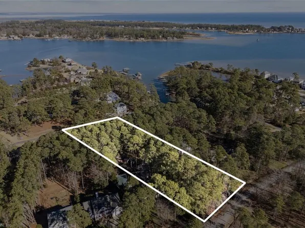 713 Ship Point Rd, Yorktown, VA 23692