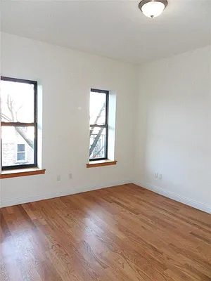 Rented by R New York | media 9