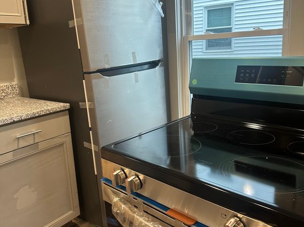 396 High St APT 1, Clinton, MA 01510