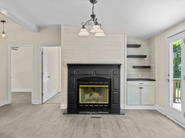 75 Moss Creek Dr, Roxboro, NC 27574