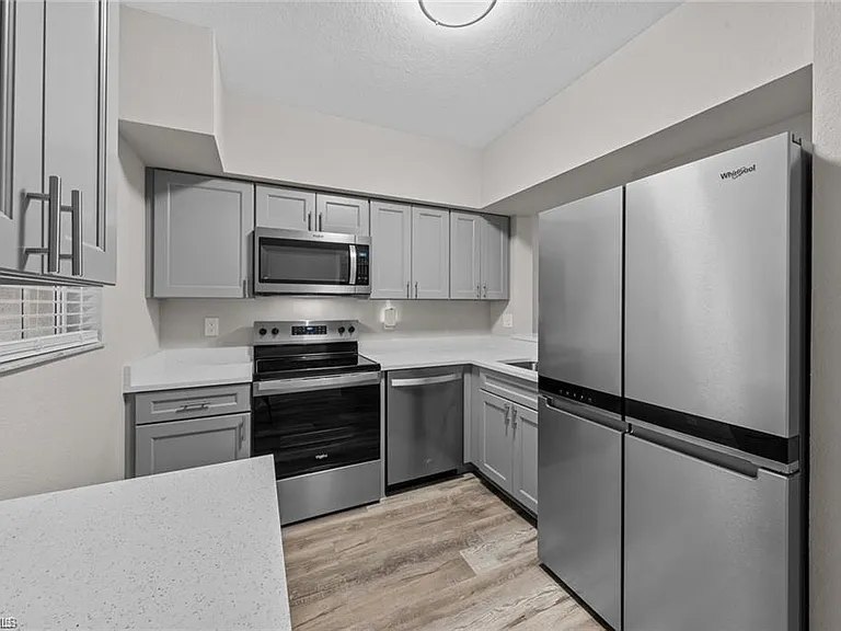 8423 Bernwood Cove Loop #405 — Photo 18