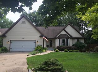 2769 Riverside Dr, Waterford, MI 48329
