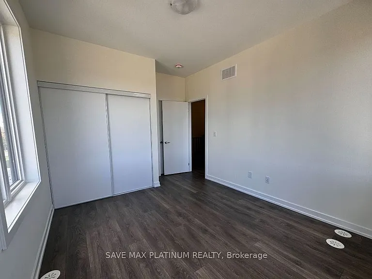 160 Densmore Rd #1403 — Photo 9