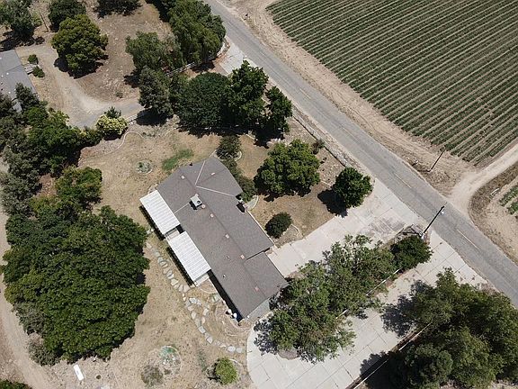 2nd image of 10366 Rose Ave
