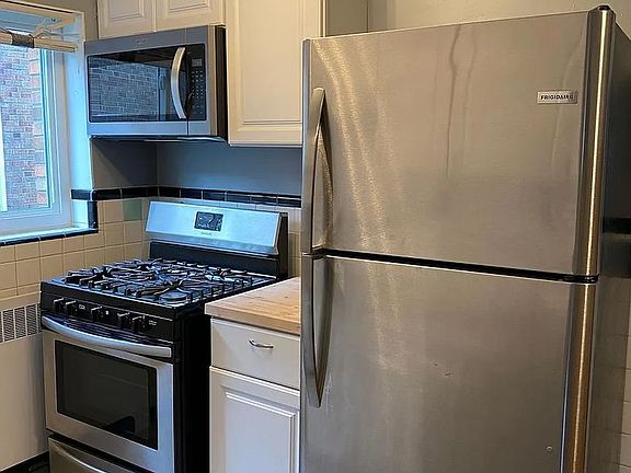 5th image of 2630 Kenilworth Ave APT 1