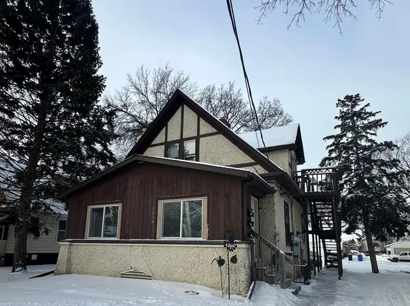 1036 College St N, Fargo, ND 58102