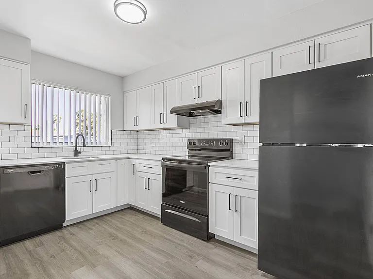 Bella Sol Apartments — Photo 23