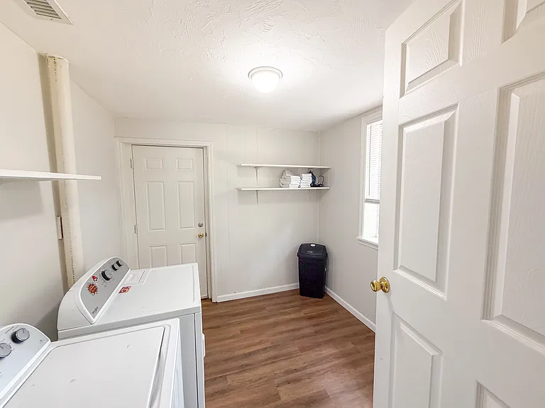 1617 Airport Dr — Photo 7