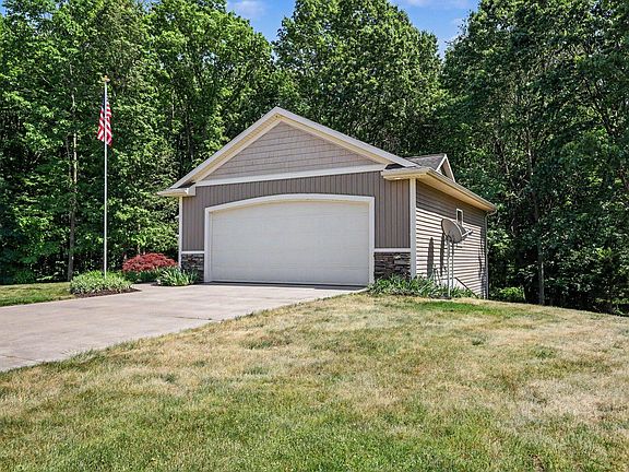 4th image of 12679 Goldenrod Ct