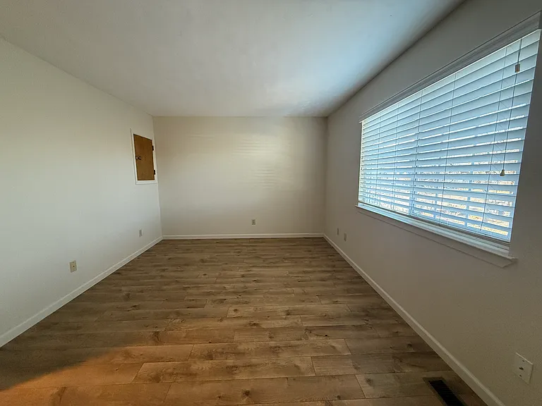 1420 Douglas Ave #8 — Photo 15
