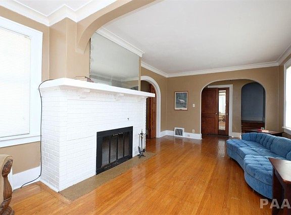 5th image of 817 N Western Ave W