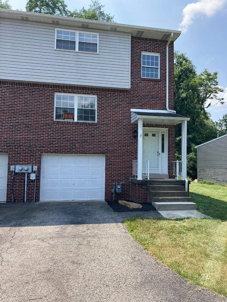 685 Loridge Dr photo 1
