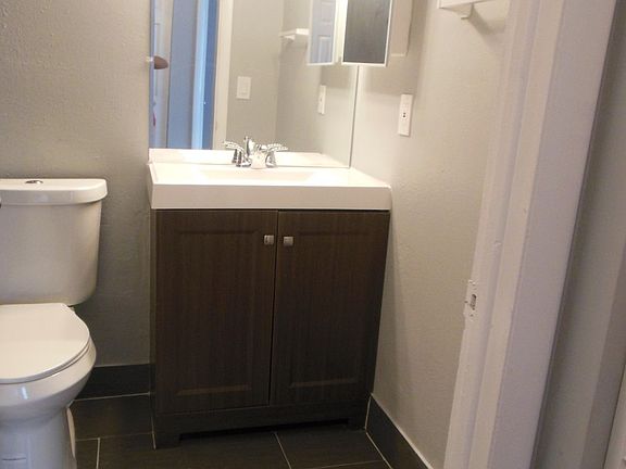 5th image of 101 E Tiffany Dr APT 3