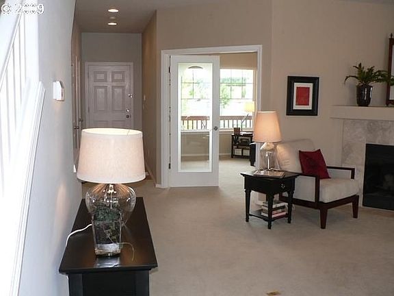 4th bedroom or Den on main