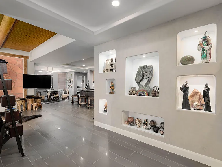 1353 W Lake Dr — Photo 5