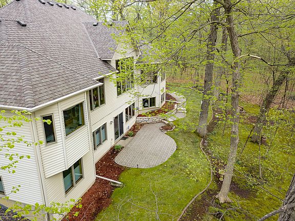 5th image of 885 Livingston Ct