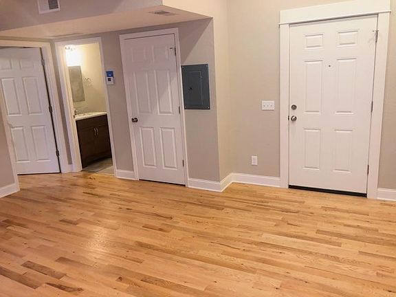 3rd image of 728 E Lincoln Ave APT 4