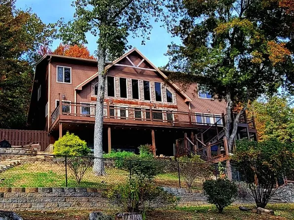 12108 Laurbrow Rd, Soddy Daisy, TN 37379