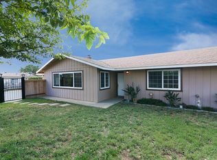 1355 Franklin Ln, Ramona, CA 92065