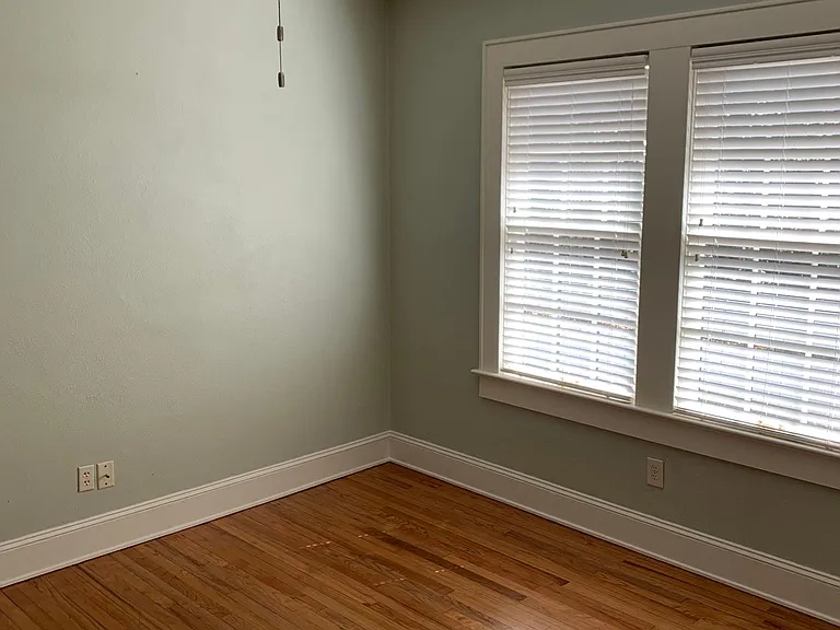 1310 Broome St — Photo 7