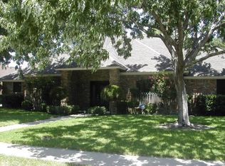 9904 Wandering Way, Benbrook, TX 76126