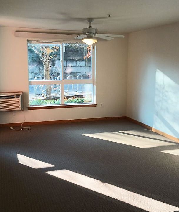 2nd image of 8238 NE Broadway St #2-405