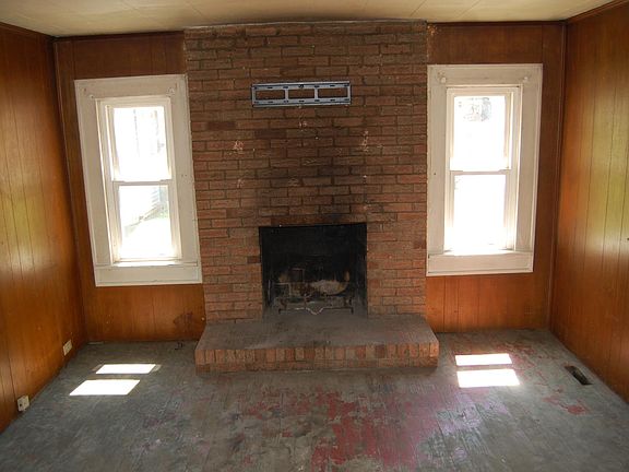 5th image of 15 Burgess Ave