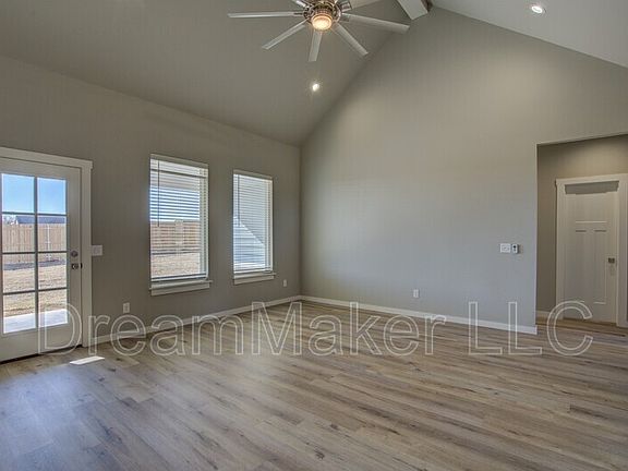 5th image of 3042 SE 34th St