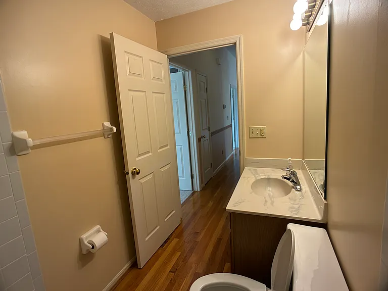 6400 Belmont Park Ct — Photo 35