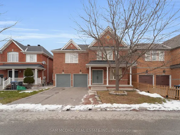 17 Ferncastle Cres, Brampton, ON L7A 3P2