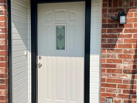 5th image of 2401 Jerome Dr